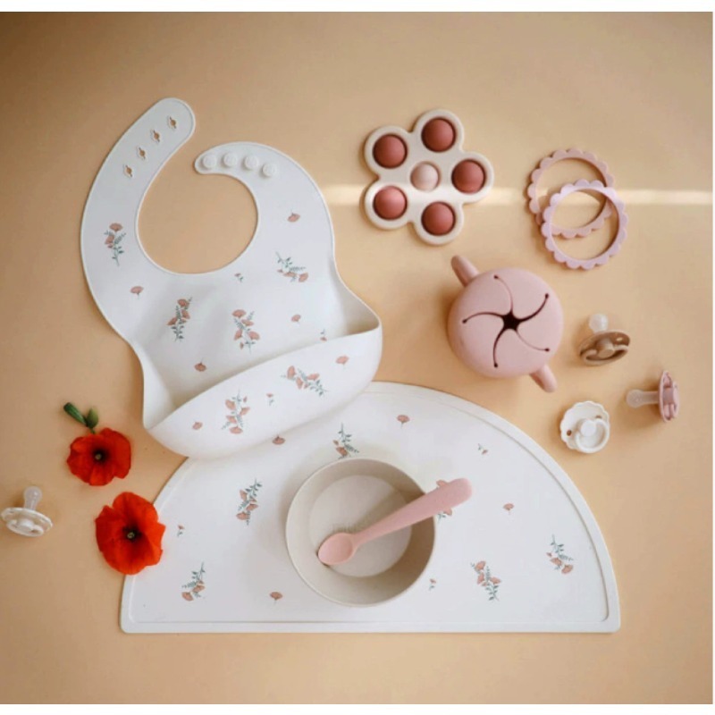 Feeding Baby Food - ¡Traje lindo babero de alimentación, babero